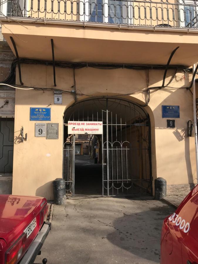 Трирівневий Лофт Із Спальнею-Укриттям Self Check-In 247 オデッサ エクステリア 写真